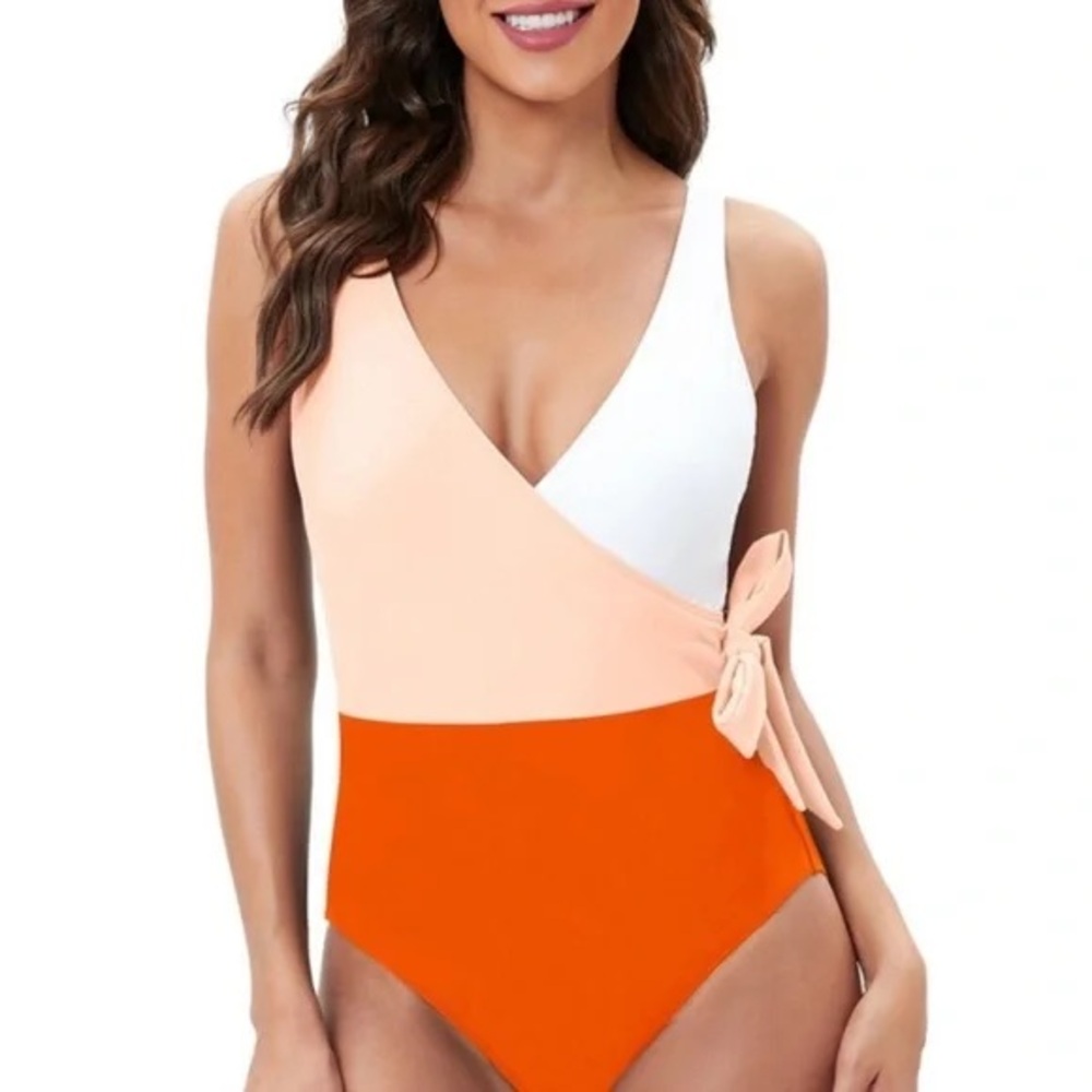 NWT Cupshe Peach and White Wrap Swimsuit